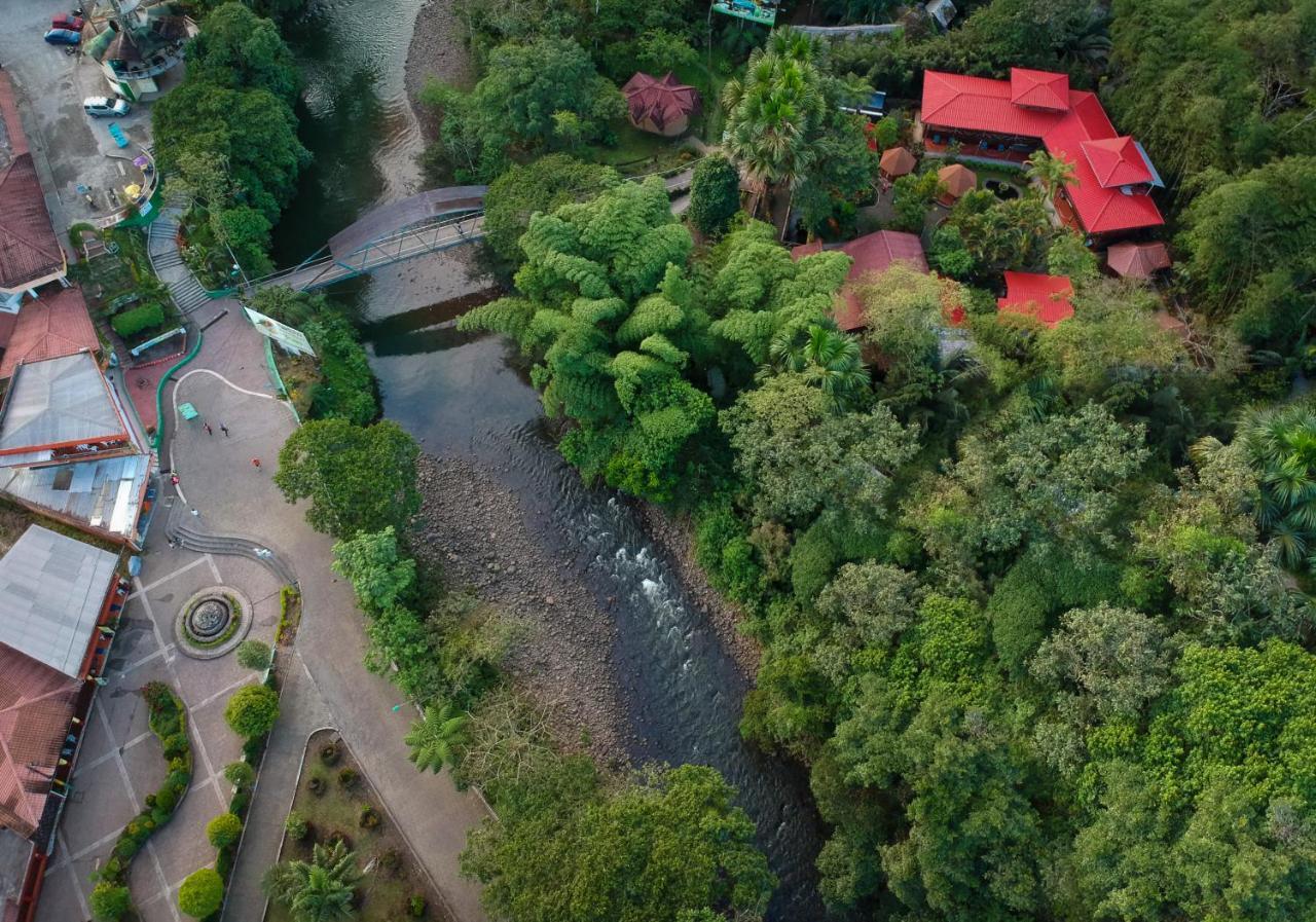 El Jardin Hotel & Restaurante Puyo Exterior photo
